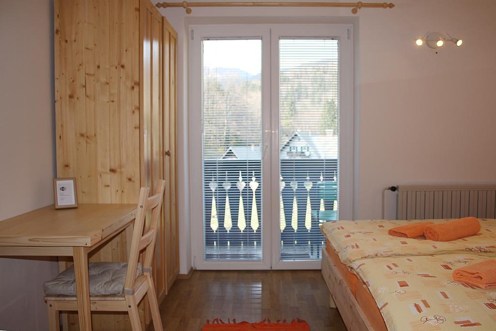 Apartments And Rooms Cerkovnik ボーヒニ エクステリア 写真