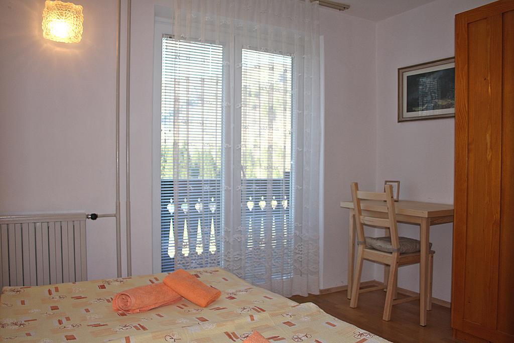 Apartments And Rooms Cerkovnik ボーヒニ エクステリア 写真