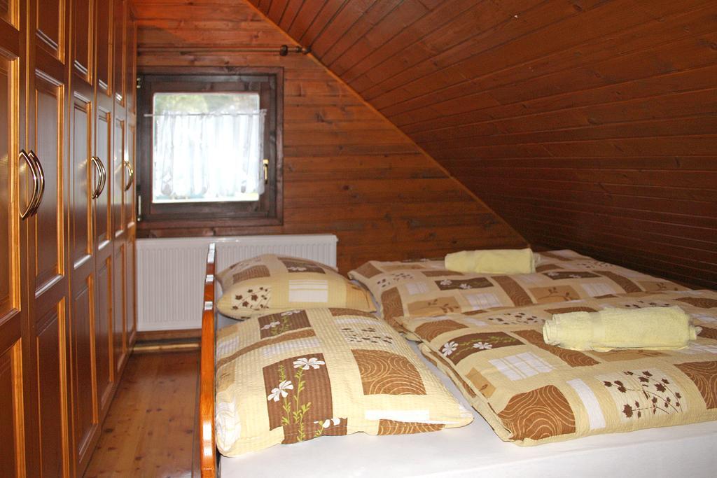 Apartments And Rooms Cerkovnik ボーヒニ エクステリア 写真